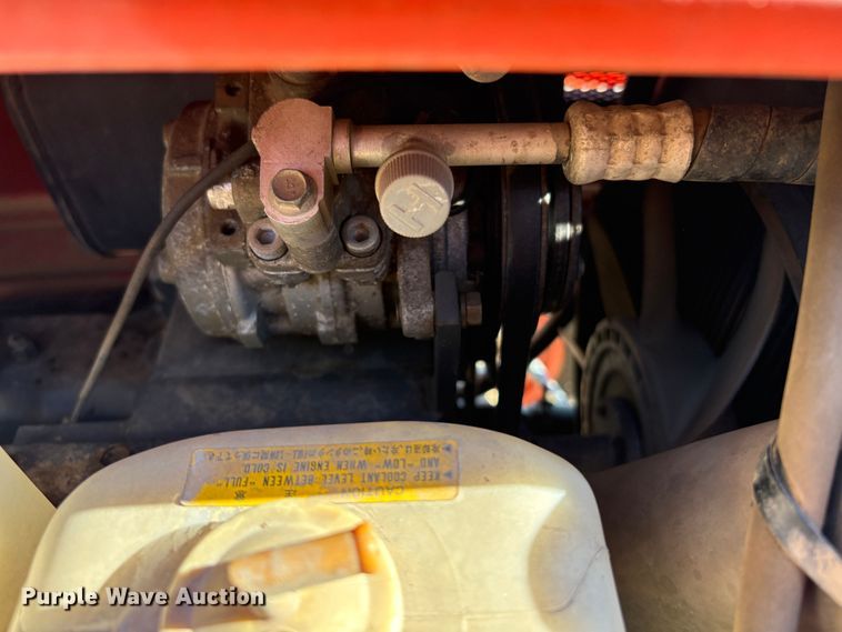 image for item EC8200 Kubota L4200 tractor