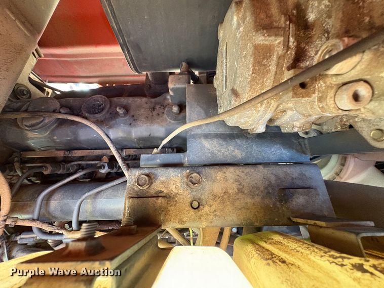 image for item EC8200 Kubota L4200 tractor