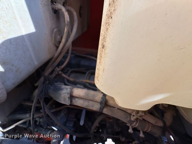 image for item EC8200 Kubota L4200 tractor