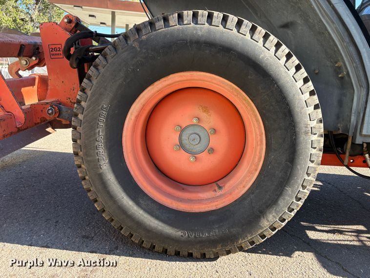 image for item EC8200 Kubota L4200 tractor