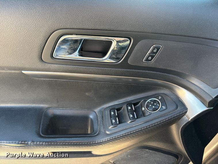 image for item EE4387 2016 Ford Explorer Police Interceptor SUV