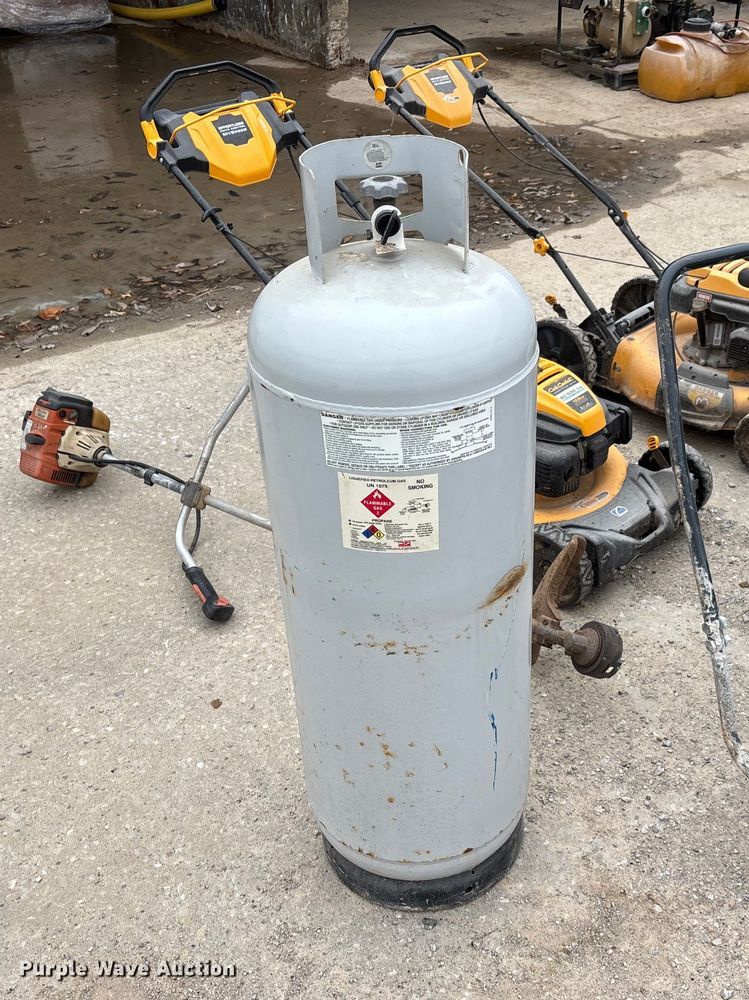 image for item EJ7779 Trash pumps and mowers 