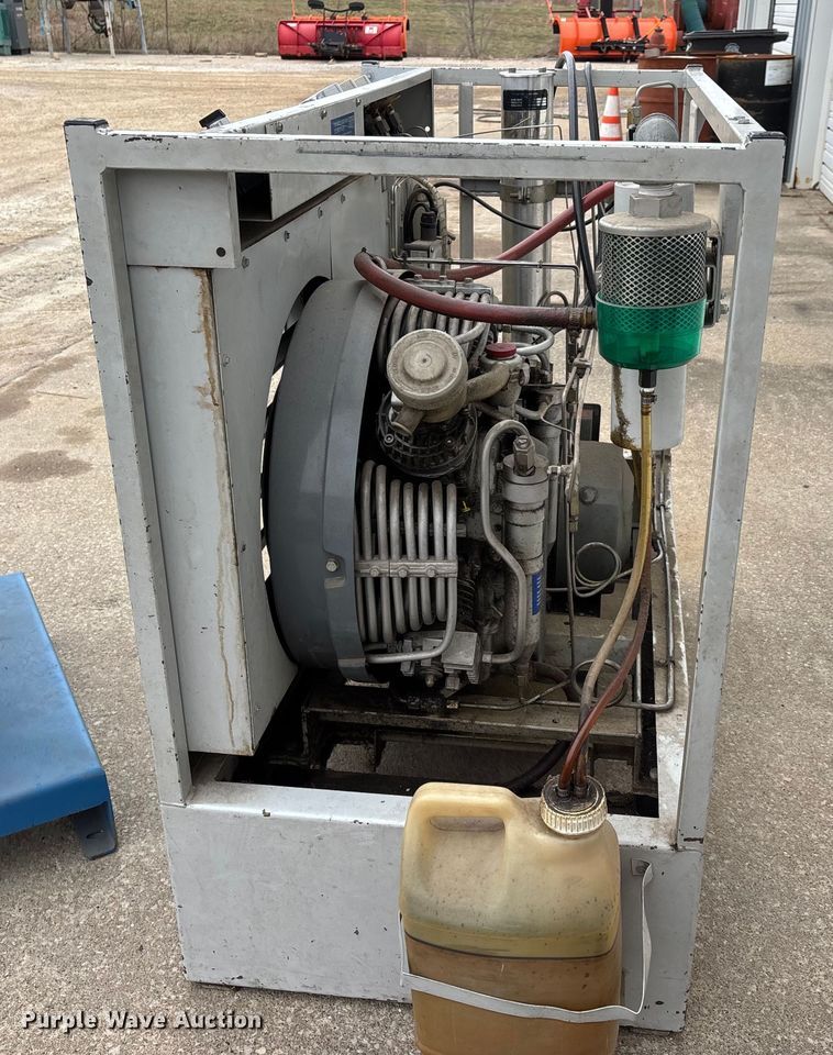 image for item EJ7782 Bauer life support compressor 