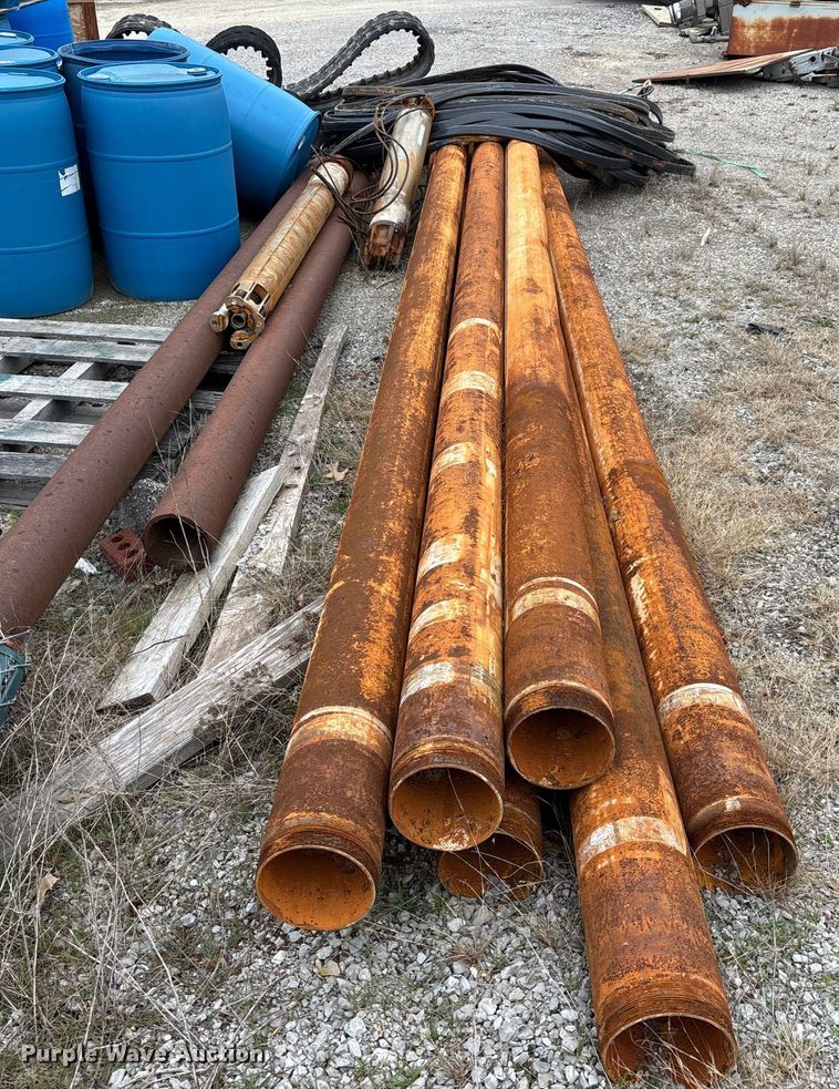 image for item EJ7784 Submersible pump and well casing