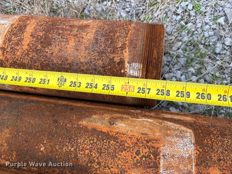 image for item EJ7784 Submersible pump and well casing