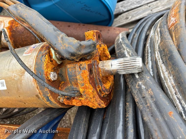 image for item EJ7784 Submersible pump and well casing