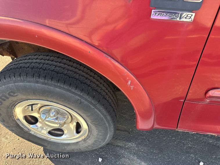 image for item EN0837 2000 Ford F150 Ext. Cab pickup truck