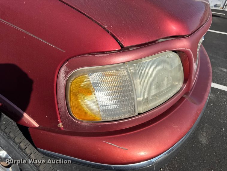 image for item EN0837 2000 Ford F150 Ext. Cab pickup truck