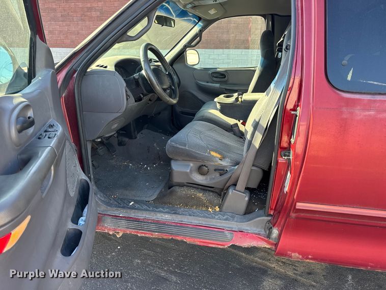 image for item EN0837 2000 Ford F150 Ext. Cab pickup truck