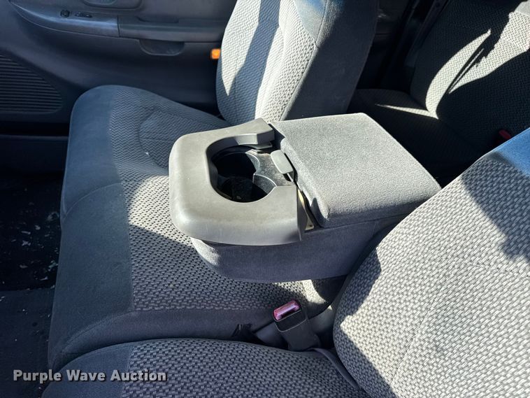 image for item EN0837 2000 Ford F150 Ext. Cab pickup truck