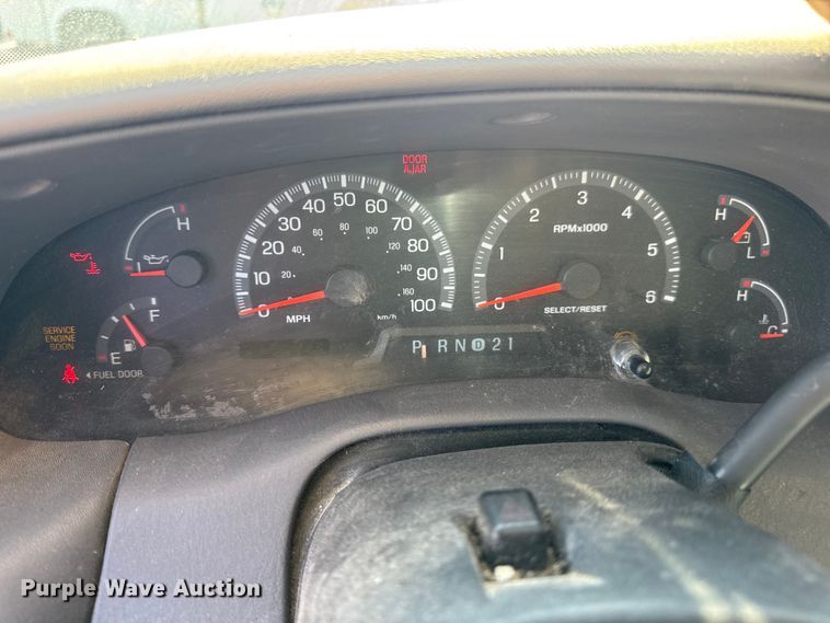 image for item EN0837 2000 Ford F150 Ext. Cab pickup truck