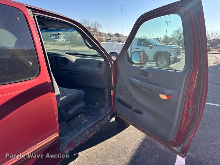 image for item EN0837 2000 Ford F150 Ext. Cab pickup truck