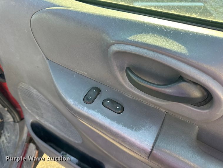 image for item EN0837 2000 Ford F150 Ext. Cab pickup truck