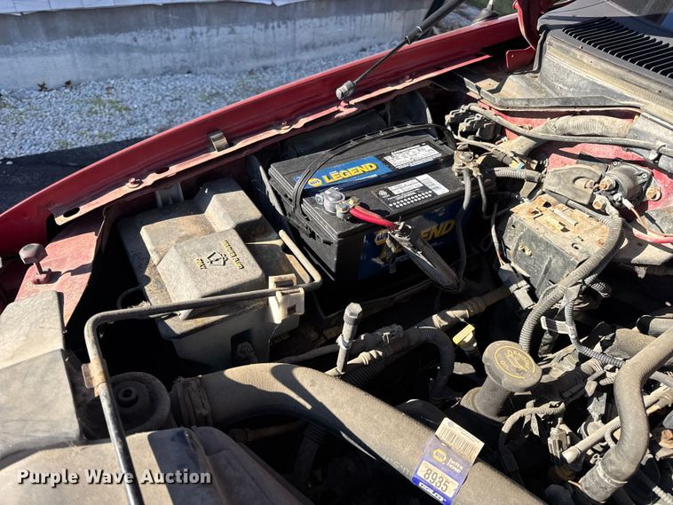 image for item EN0837 2000 Ford F150 Ext. Cab pickup truck