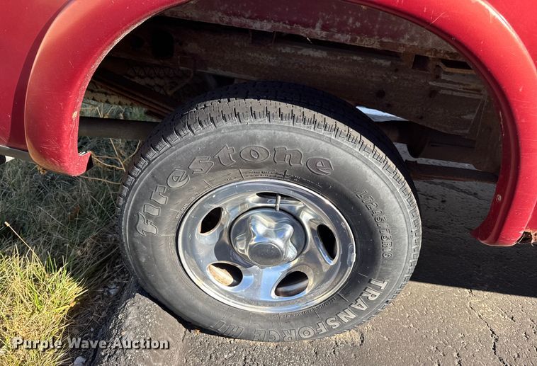 image for item EN0837 2000 Ford F150 Ext. Cab pickup truck