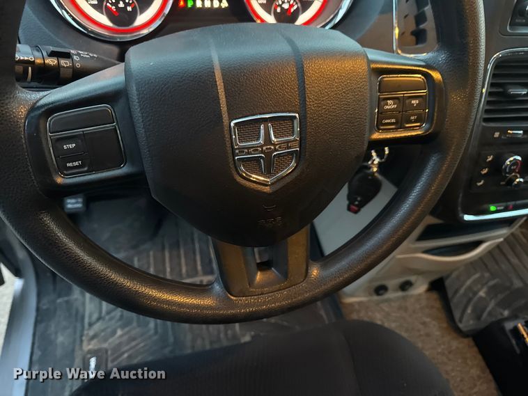 image for item EN0873 2018 Dodge Grand Caravan van