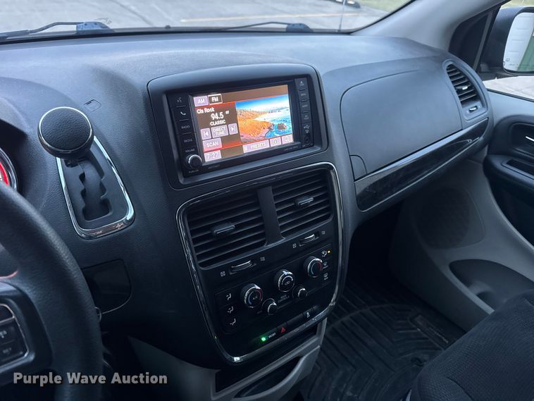 image for item EN0873 2018 Dodge Grand Caravan van