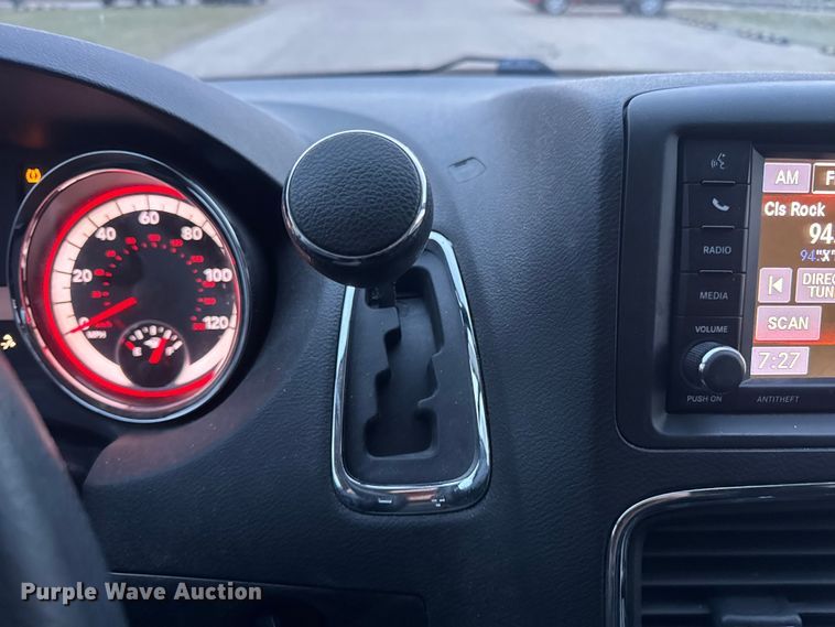 image for item EN0873 2018 Dodge Grand Caravan van