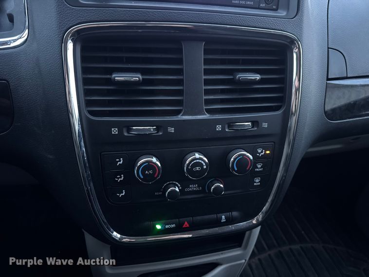 image for item EN0873 2018 Dodge Grand Caravan van