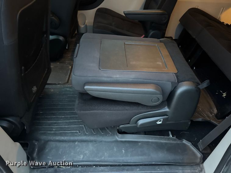 image for item EN0873 2018 Dodge Grand Caravan van