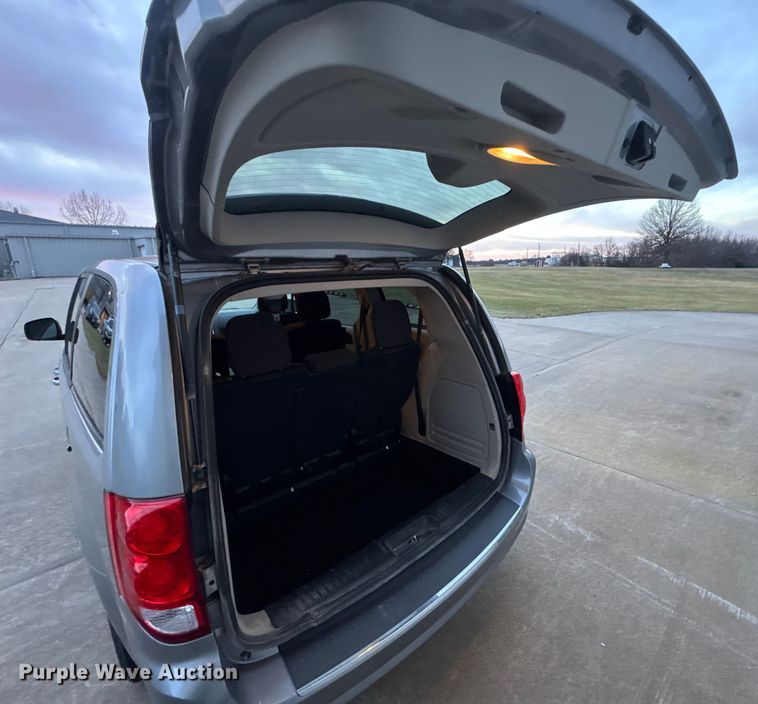 image for item EN0873 2018 Dodge Grand Caravan van