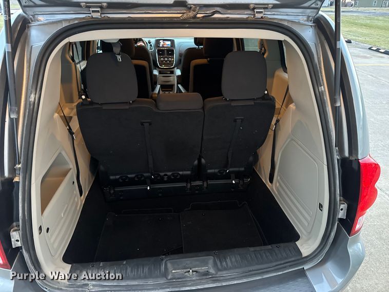 image for item EN0873 2018 Dodge Grand Caravan van