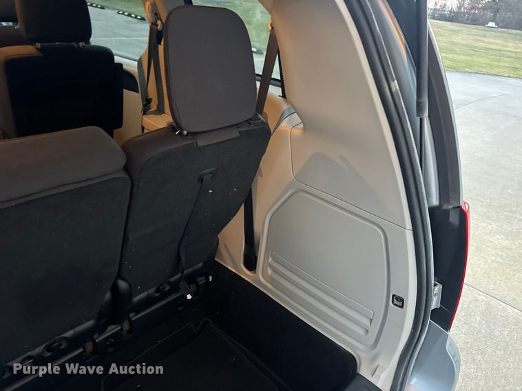 image for item EN0873 2018 Dodge Grand Caravan van