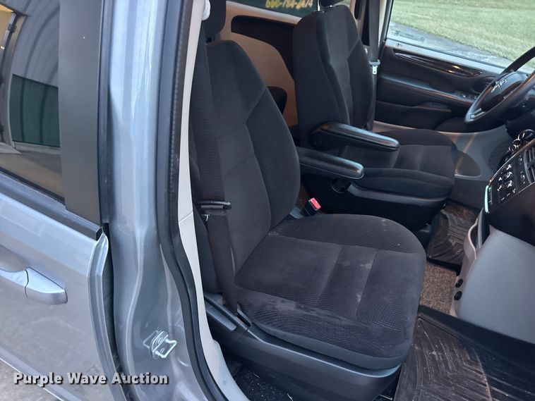 image for item EN0873 2018 Dodge Grand Caravan van