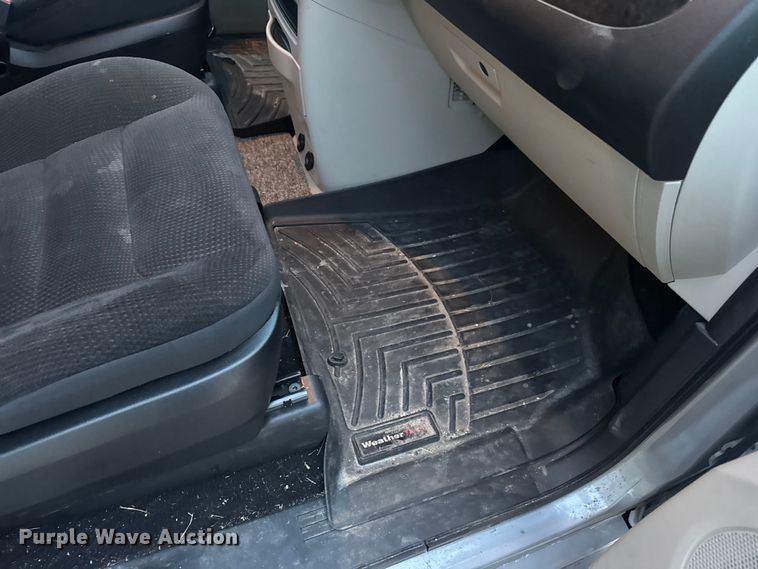 image for item EN0873 2018 Dodge Grand Caravan van