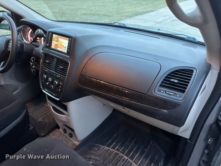 image for item EN0873 2018 Dodge Grand Caravan van