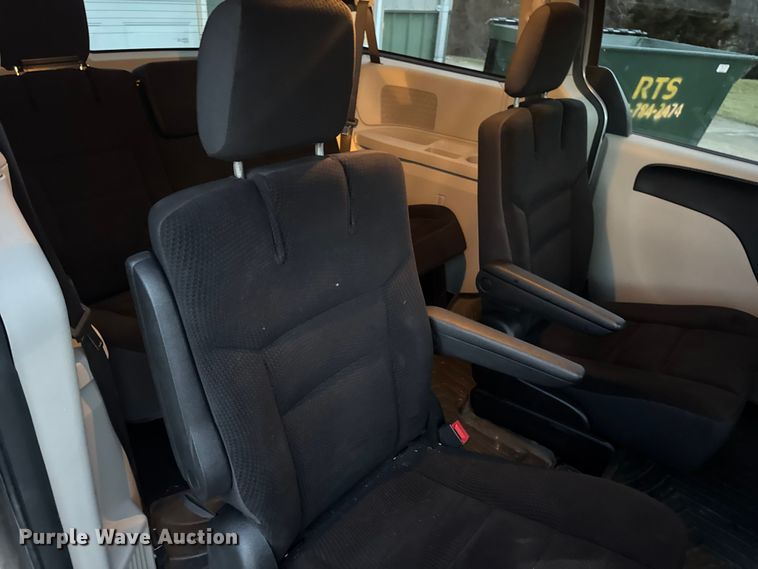 image for item EN0873 2018 Dodge Grand Caravan van