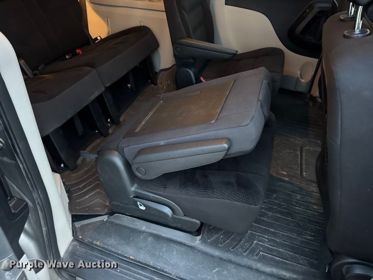 image for item EN0873 2018 Dodge Grand Caravan van