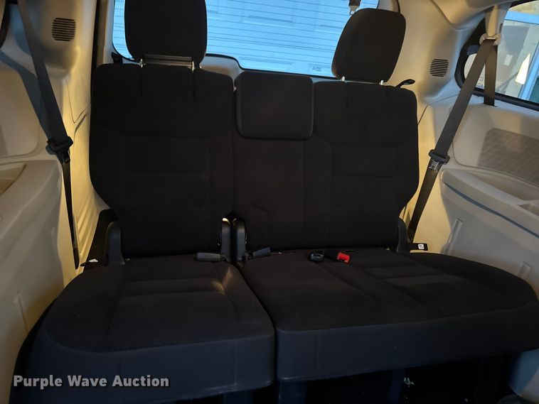 image for item EN0873 2018 Dodge Grand Caravan van