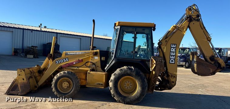 image for item EN0884 1999 John Deere 310SE backhoe