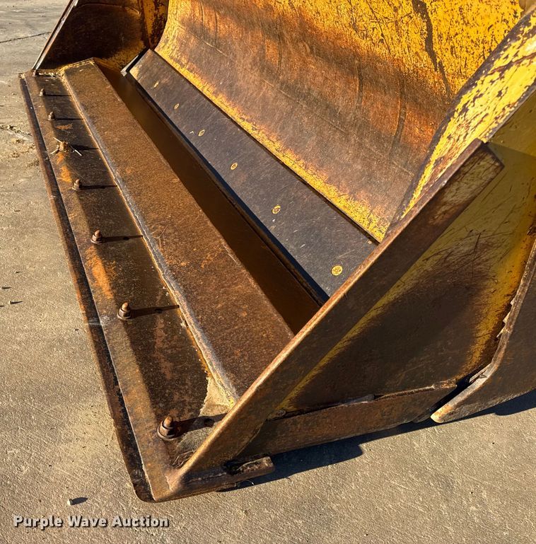 image for item EN0884 1999 John Deere 310SE backhoe