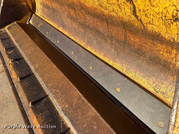 image for item EN0884 1999 John Deere 310SE backhoe