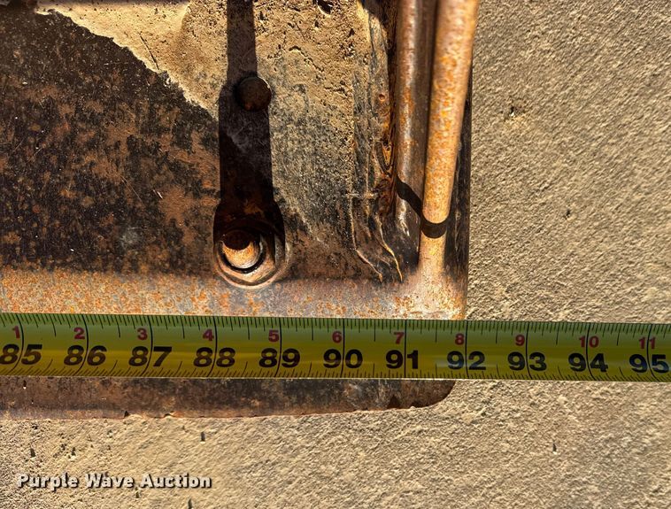 image for item EN0884 1999 John Deere 310SE backhoe