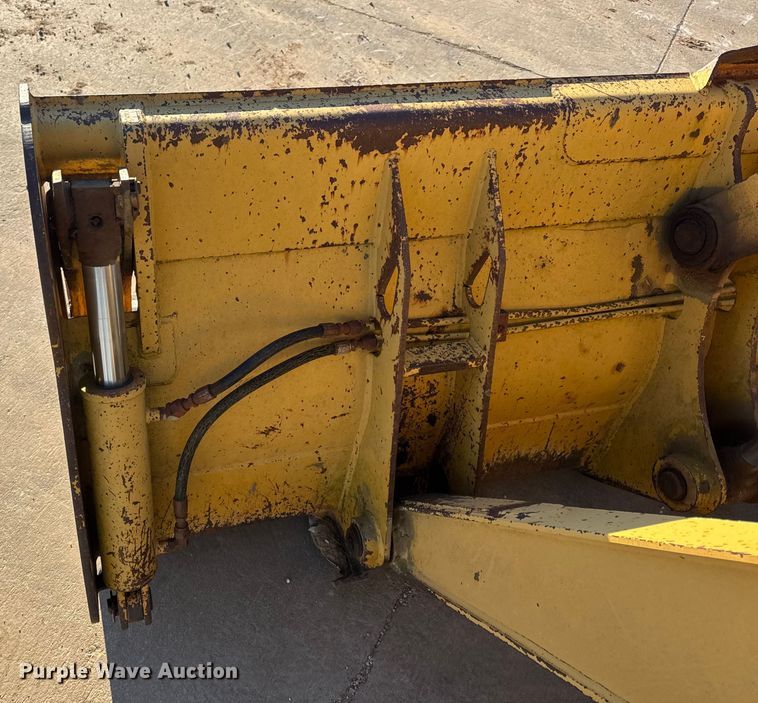 image for item EN0884 1999 John Deere 310SE backhoe