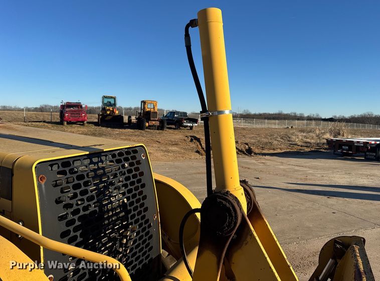 image for item EN0884 1999 John Deere 310SE backhoe