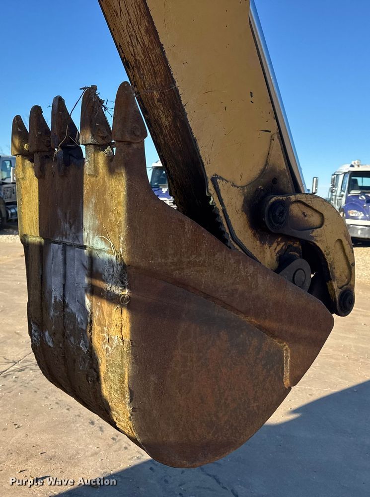 image for item EN0884 1999 John Deere 310SE backhoe