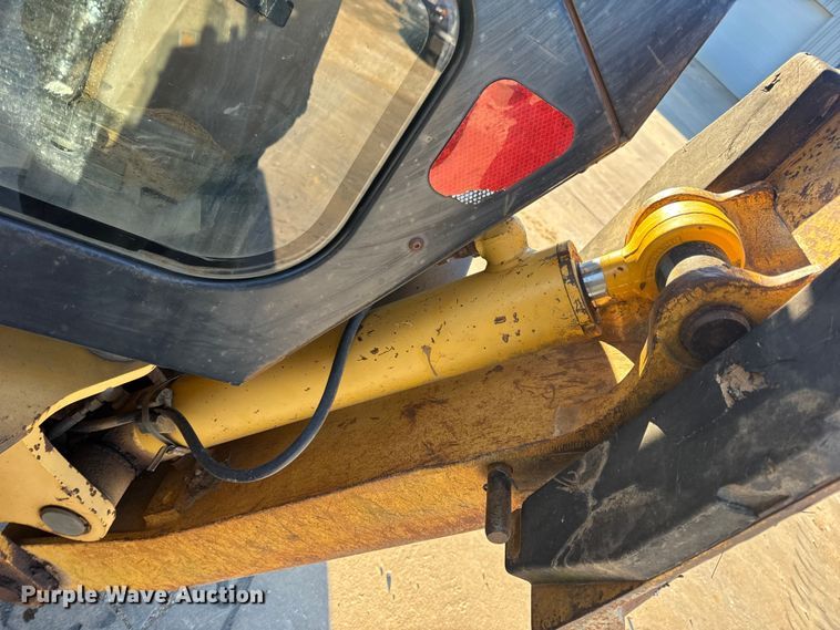 image for item EN0884 1999 John Deere 310SE backhoe