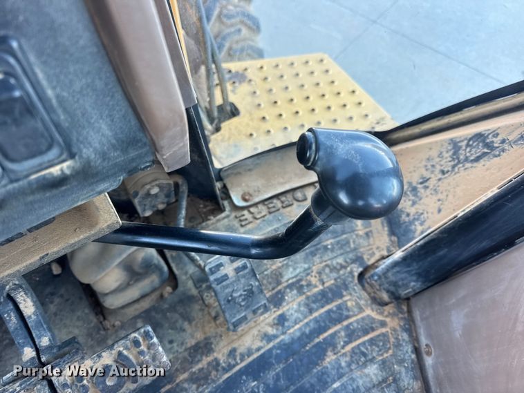 image for item EN0884 1999 John Deere 310SE backhoe