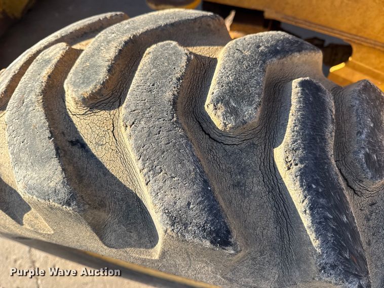 image for item EN0884 1999 John Deere 310SE backhoe