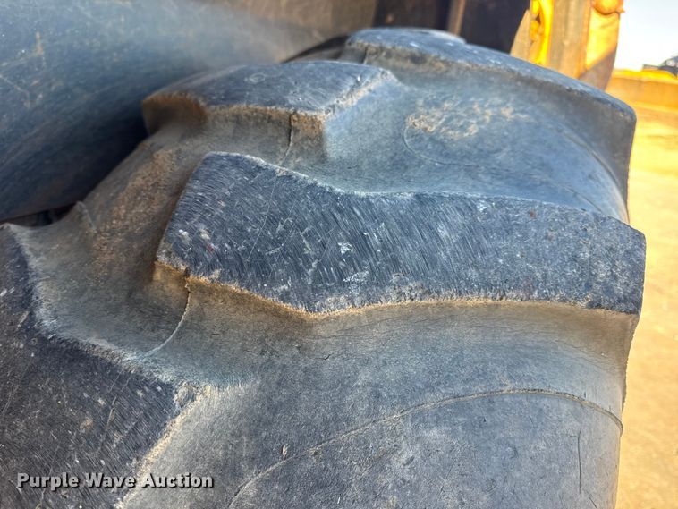 image for item EN0884 1999 John Deere 310SE backhoe