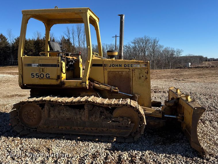 image for item EN0885 1989 John Deere 550G dozer