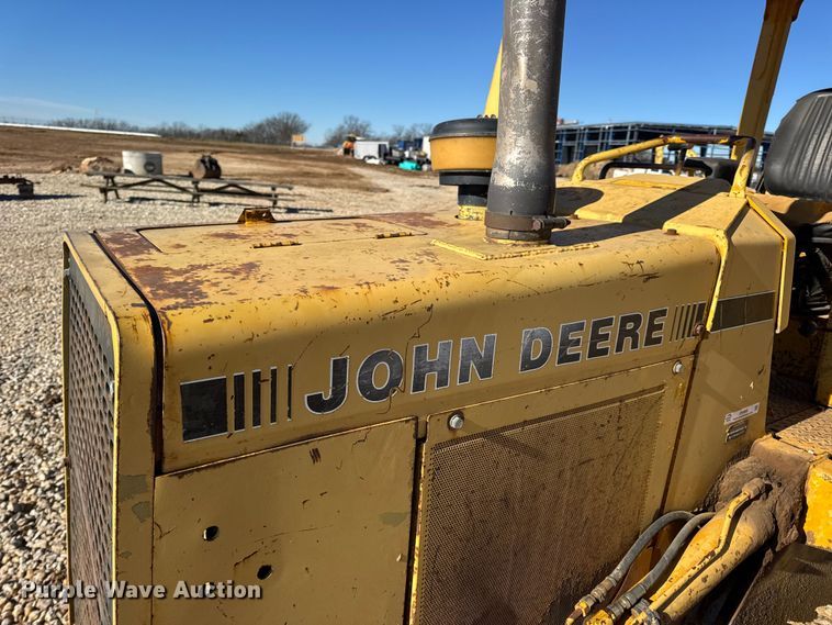 image for item EN0885 1989 John Deere 550G dozer