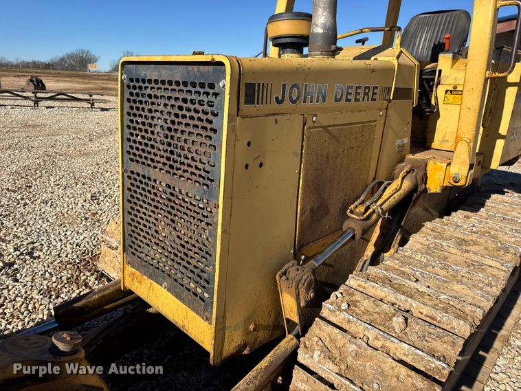 image for item EN0885 1989 John Deere 550G dozer
