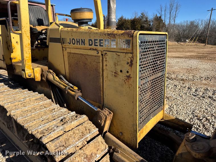 image for item EN0885 1989 John Deere 550G dozer
