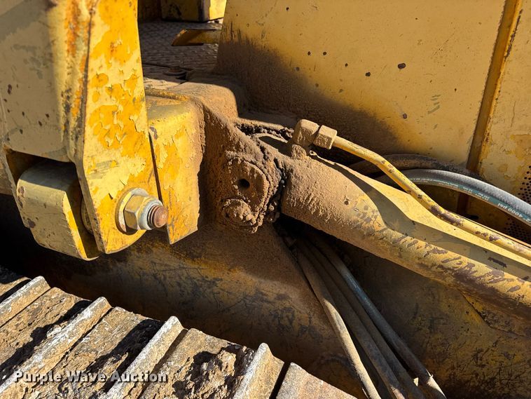 image for item EN0885 1989 John Deere 550G dozer