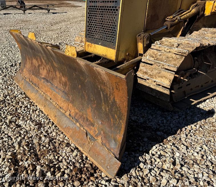 image for item EN0885 1989 John Deere 550G dozer